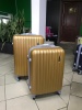 Комплект чемоданов пластиковый King of king золотистый, 4 колеса, размер M+S (ручная кладь)